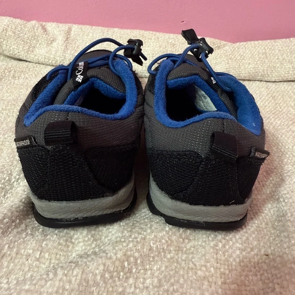 Columbia vibrant blue