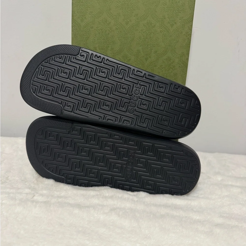 Gucci elegant slides