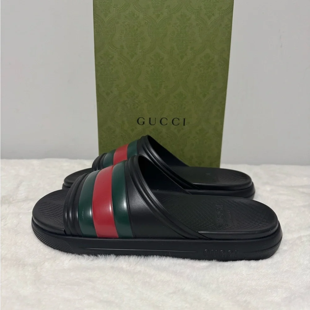 Gucci elegant slides