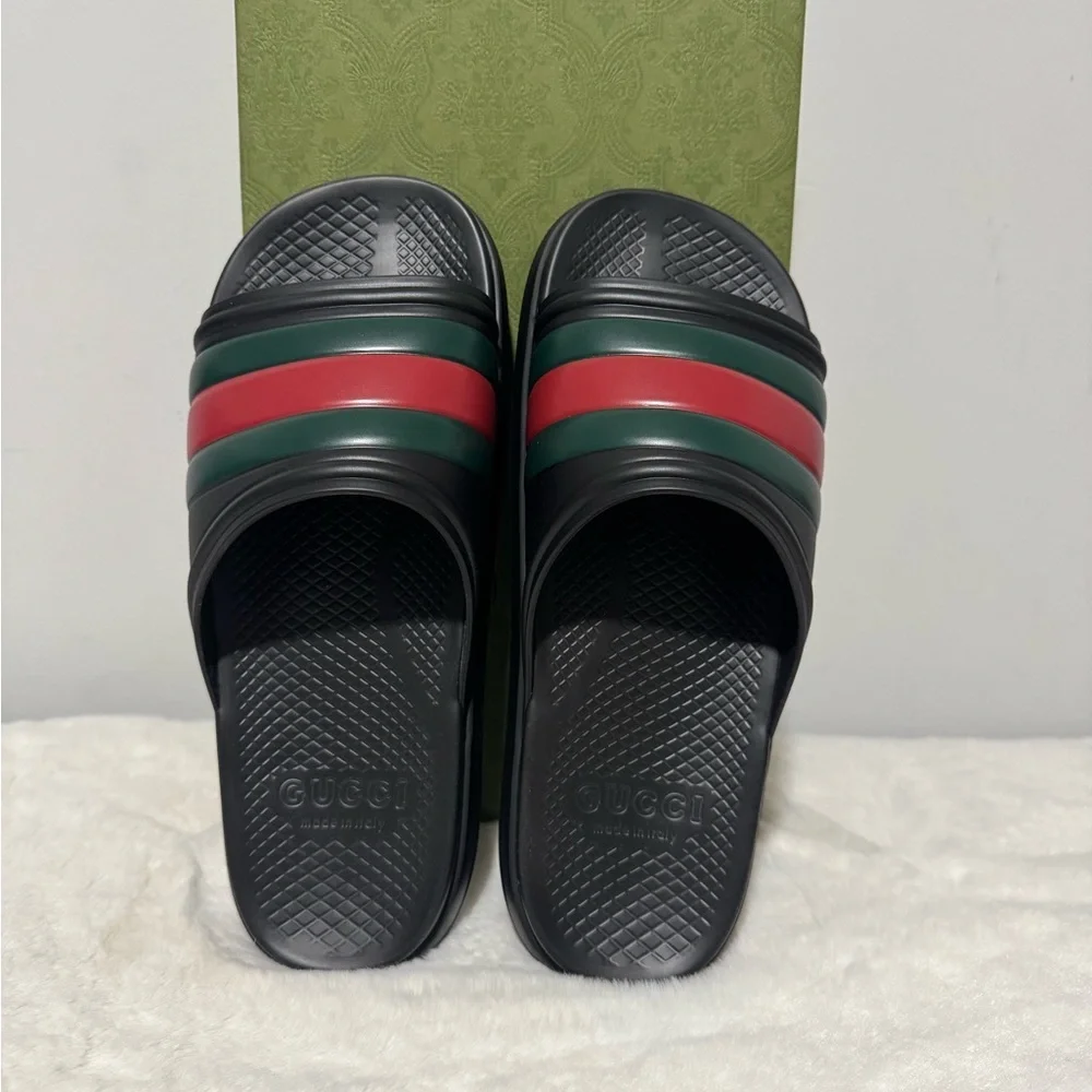 Gucci elegant slides