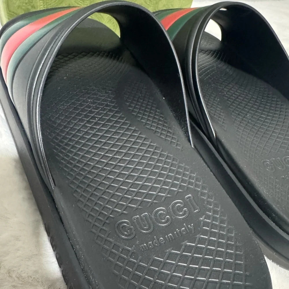 Gucci elegant slides