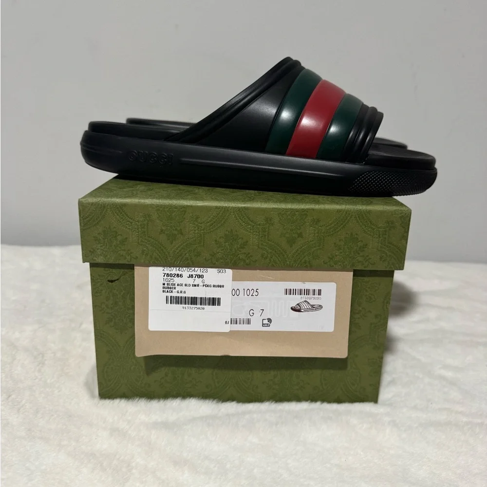 Gucci elegant slides