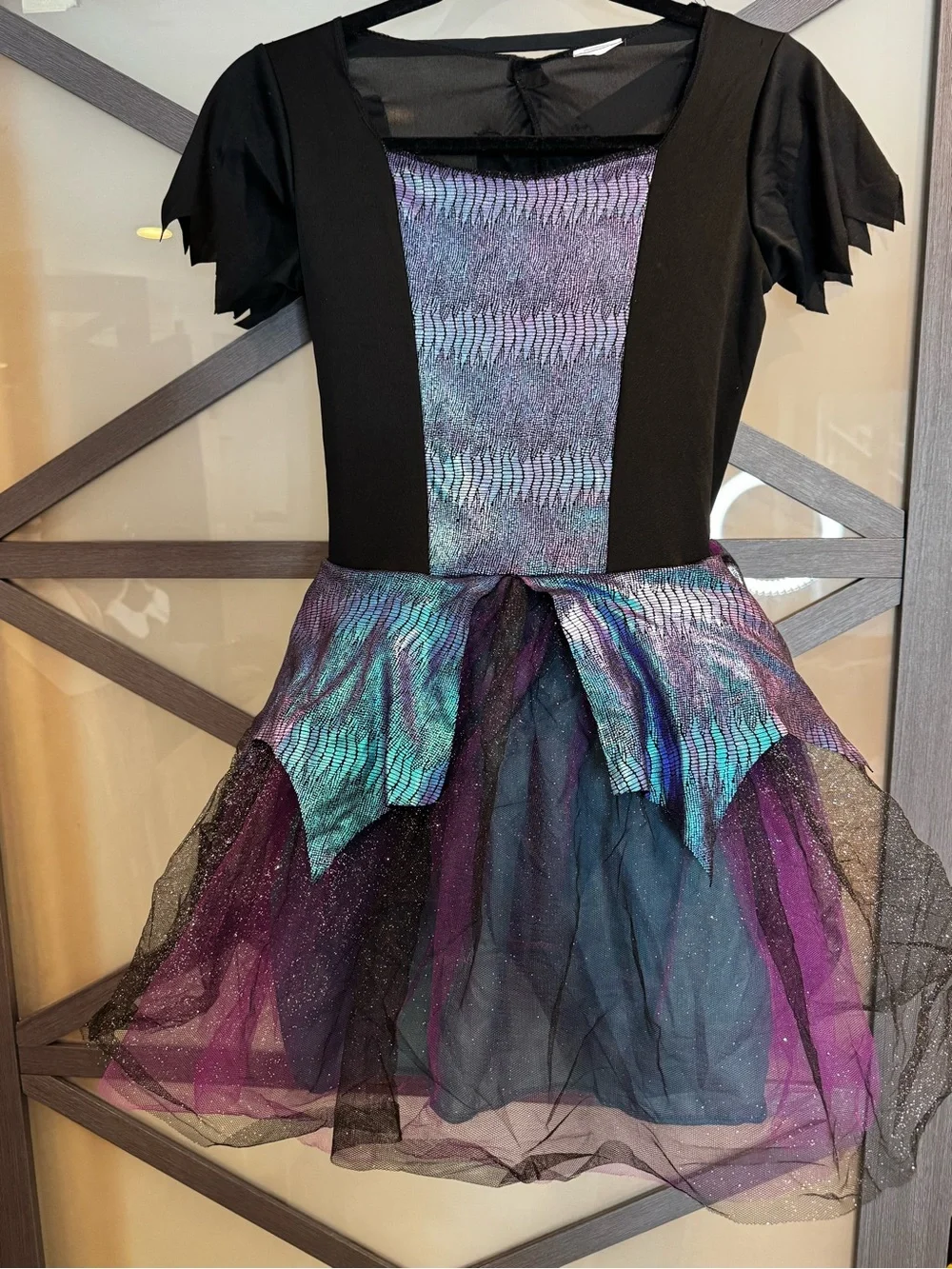 N/A sparkling iridescent