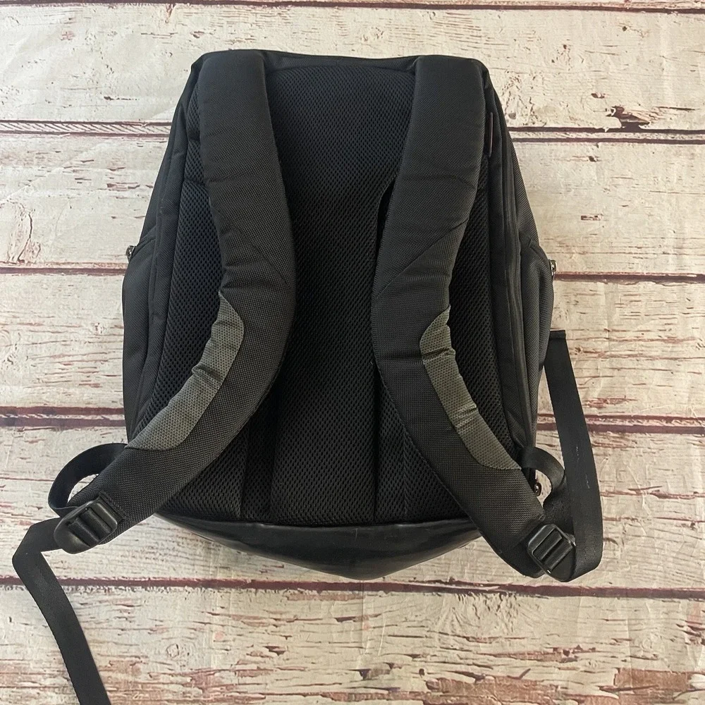 Tumi tech presidio