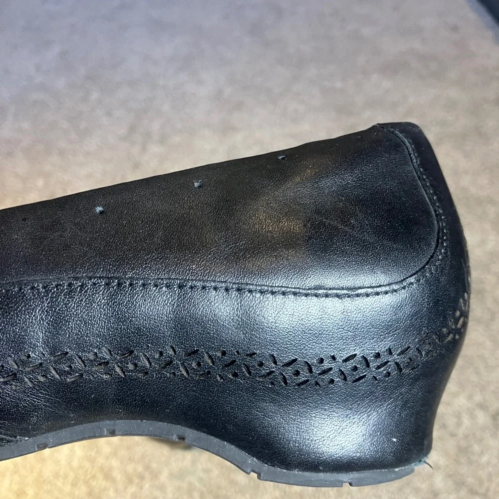 Clarks some heel