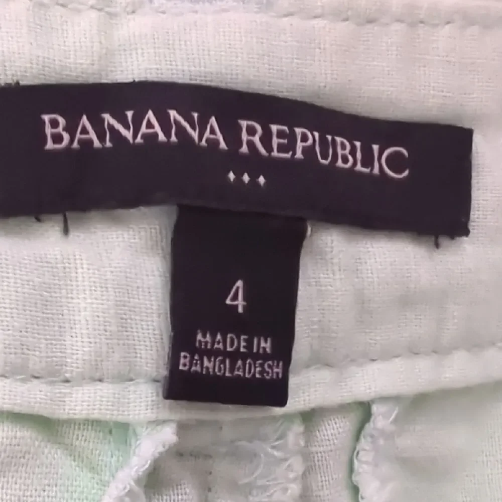 Banana Republic stylish light