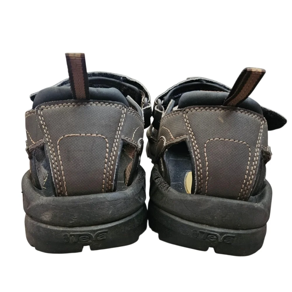 Teva Forebay Fisherman Sandals Men Size 11 Gray Brown Outdoor Hiking Water Sport