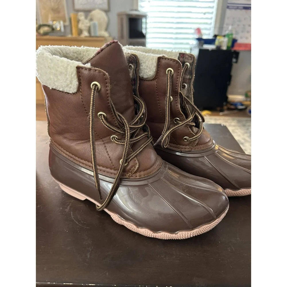 Adrienne Vittadini fashionable fall boots