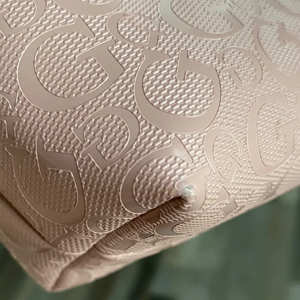 Guess elegant pink