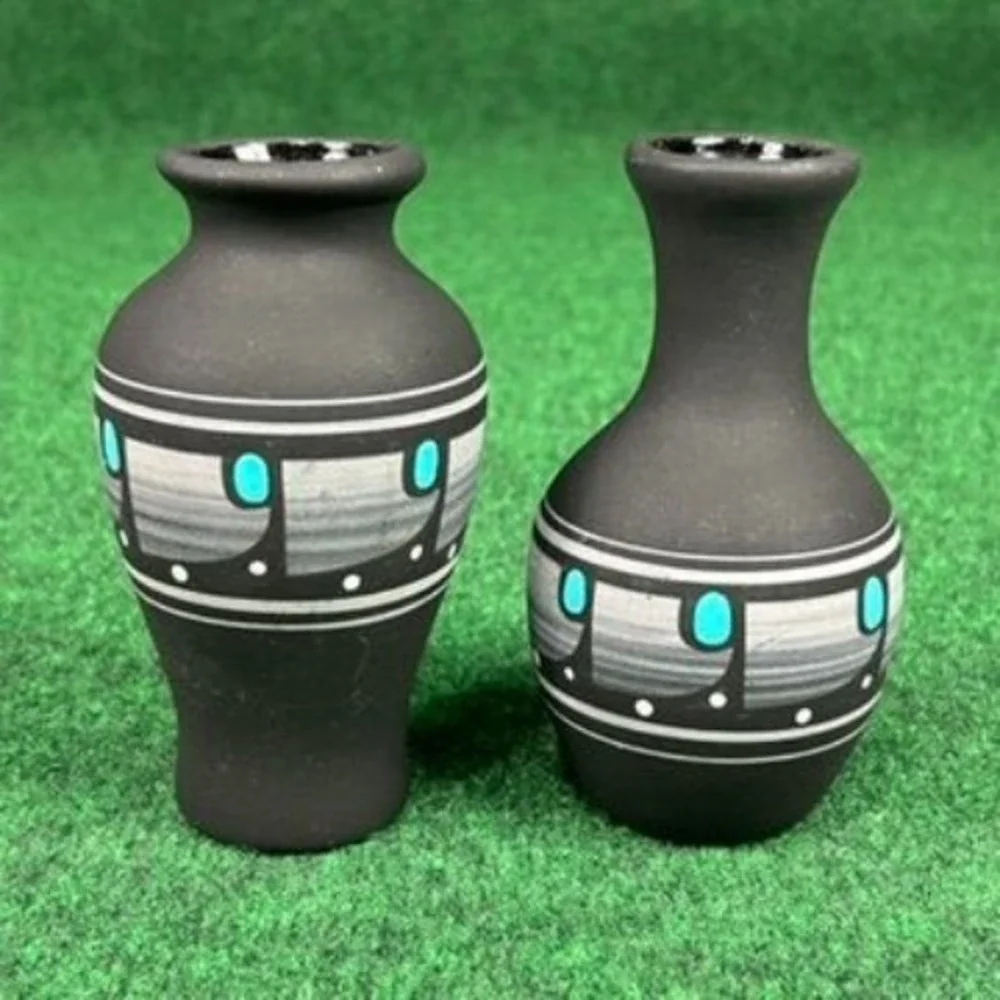 SANDSTONE CREATIONS‎ Handcrafted Miniature Southwest Style Black Vases Set Of 2