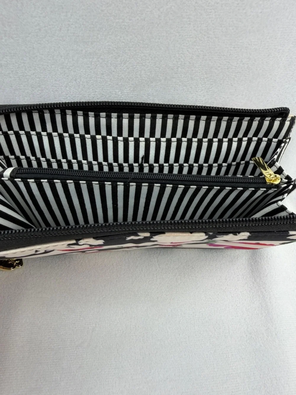 Betsey Johnson chic zip