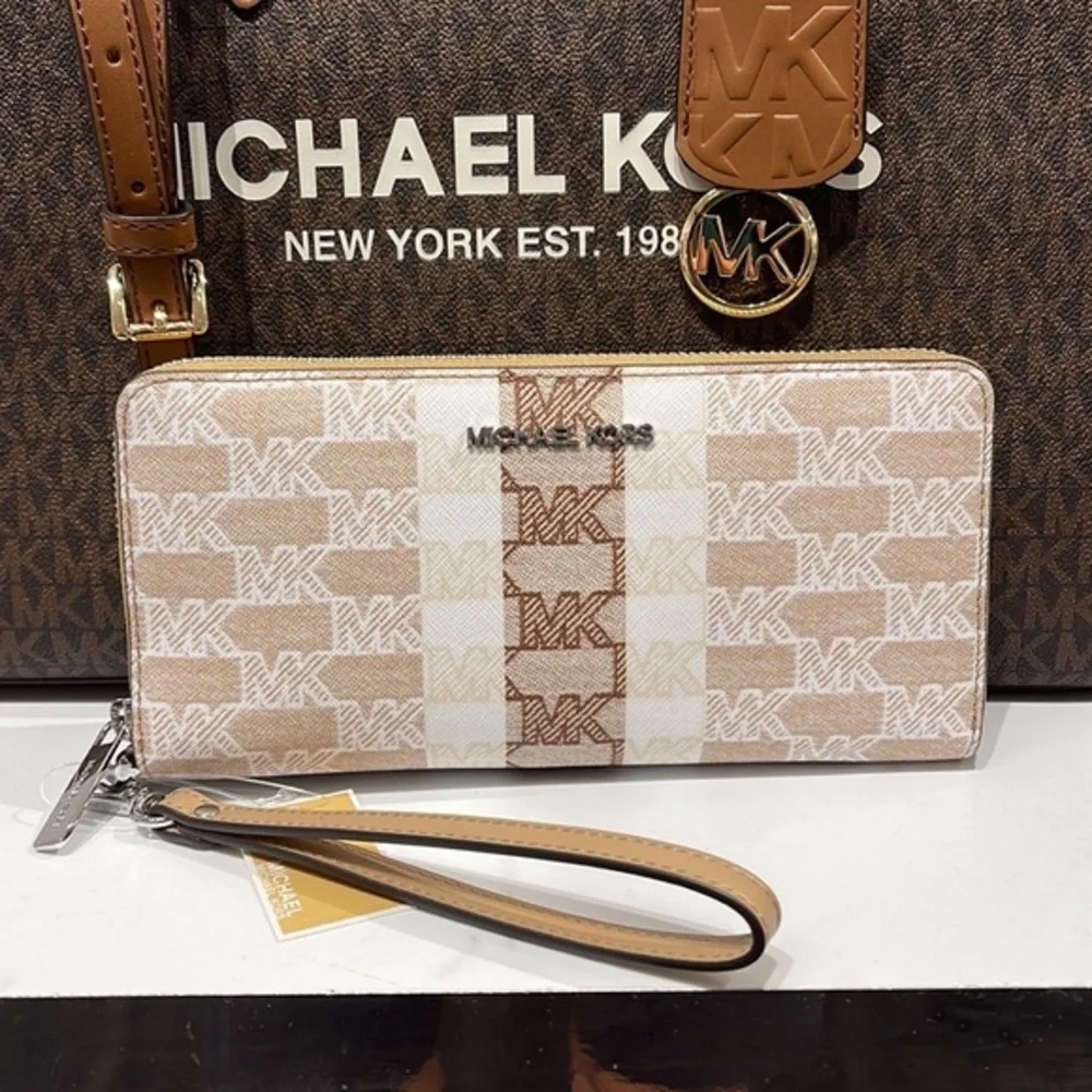 MICHAEL KORS Leather Continental Phone Holder Wristlet Wallet  Camel  NWT