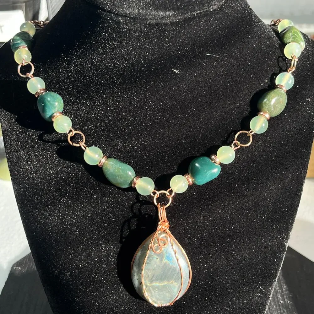 Labradorite 20