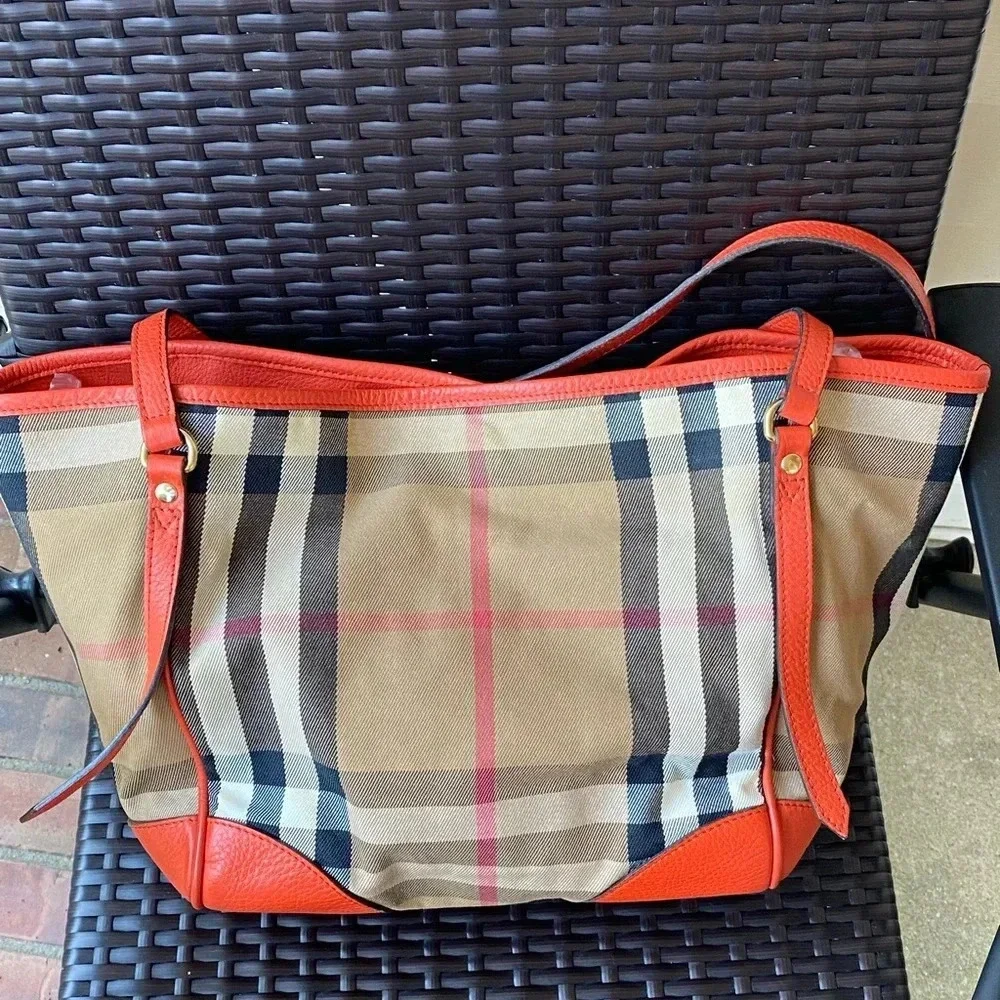 Burberry novacheck tote