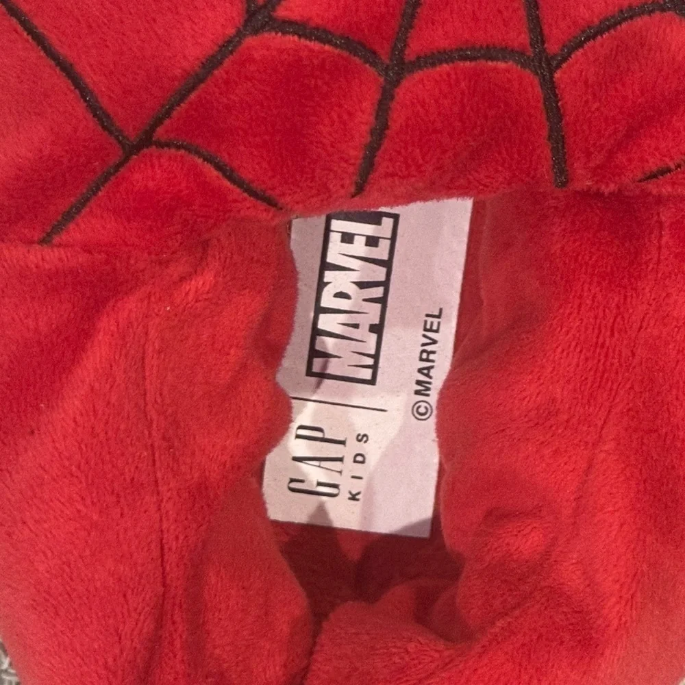 GAP cozy red
