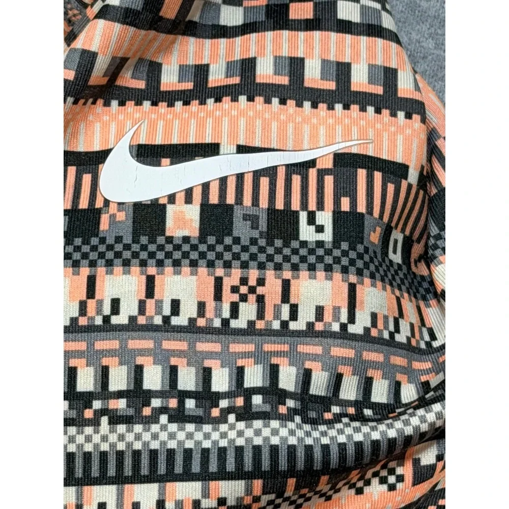 Nike skiing laying 832