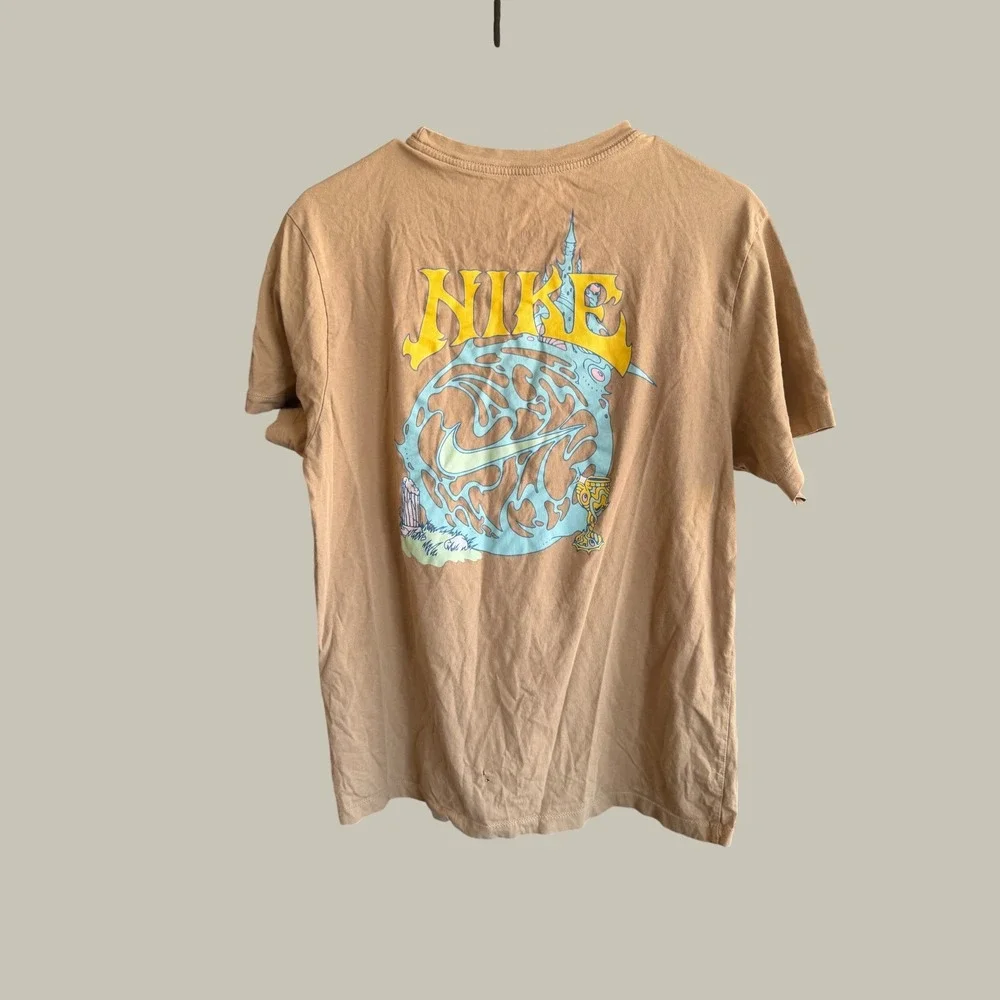 Nike tan graphic