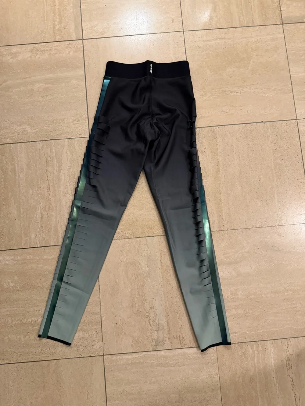 ultracor sleek black