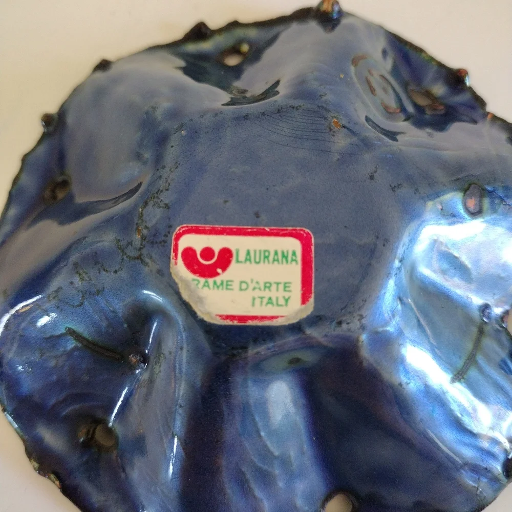 Laurana oxides outside