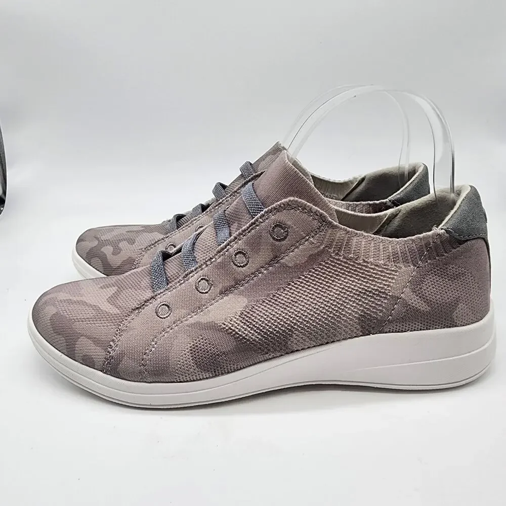 Bzees golden knit