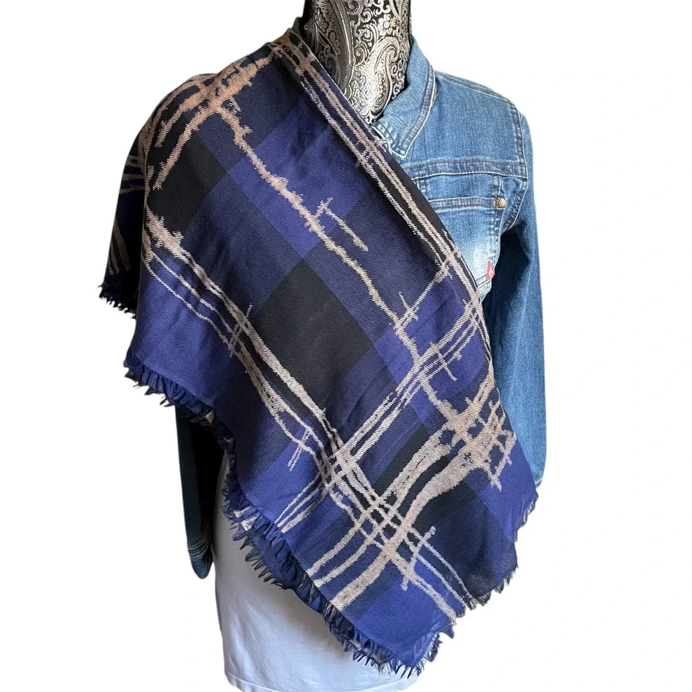 Centex versatile plaid