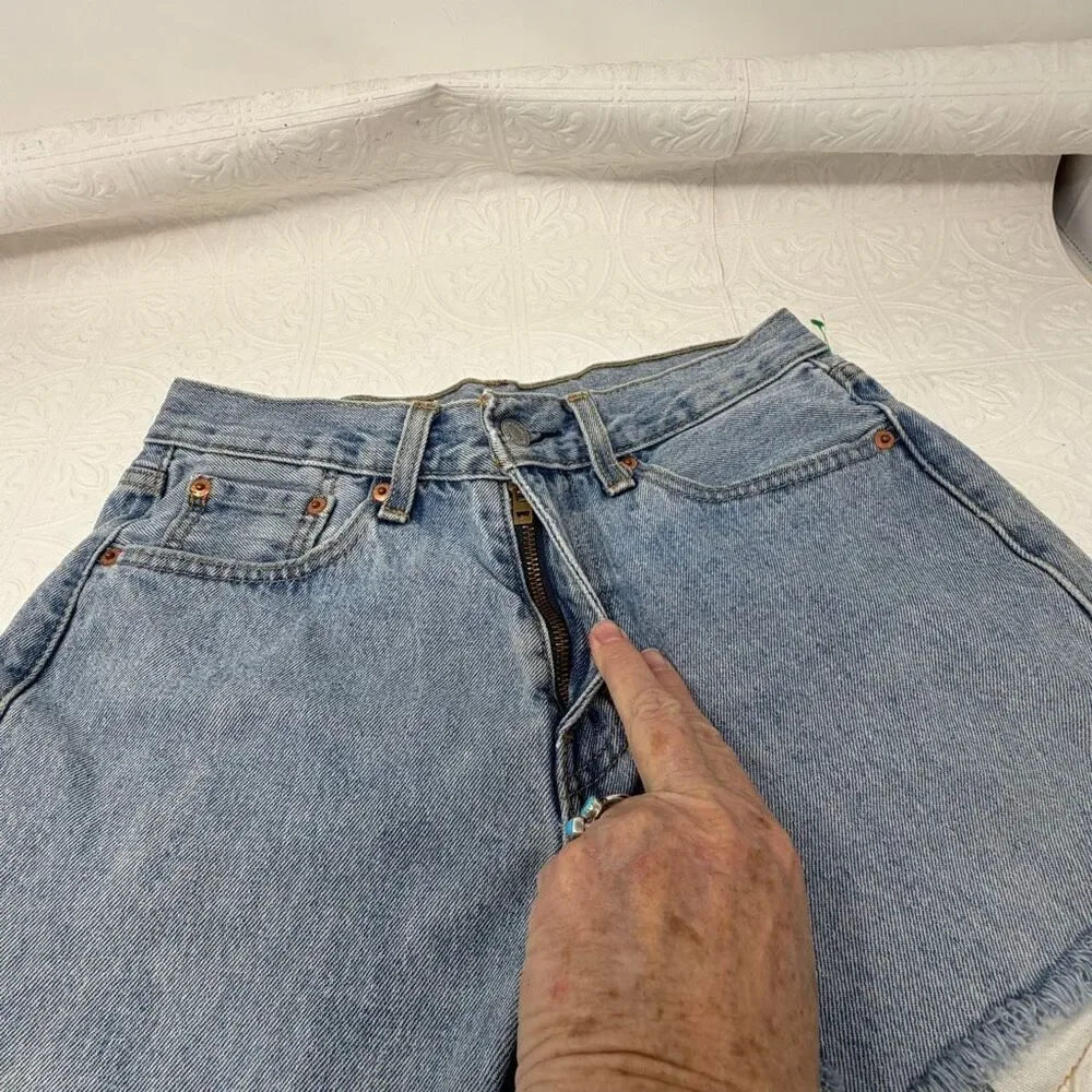 Levi’s blue distressed