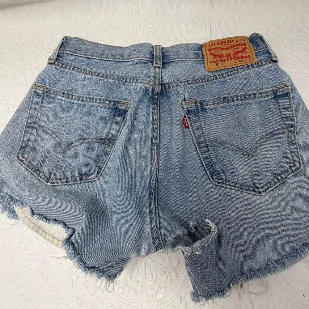 Levi’s blue distressed