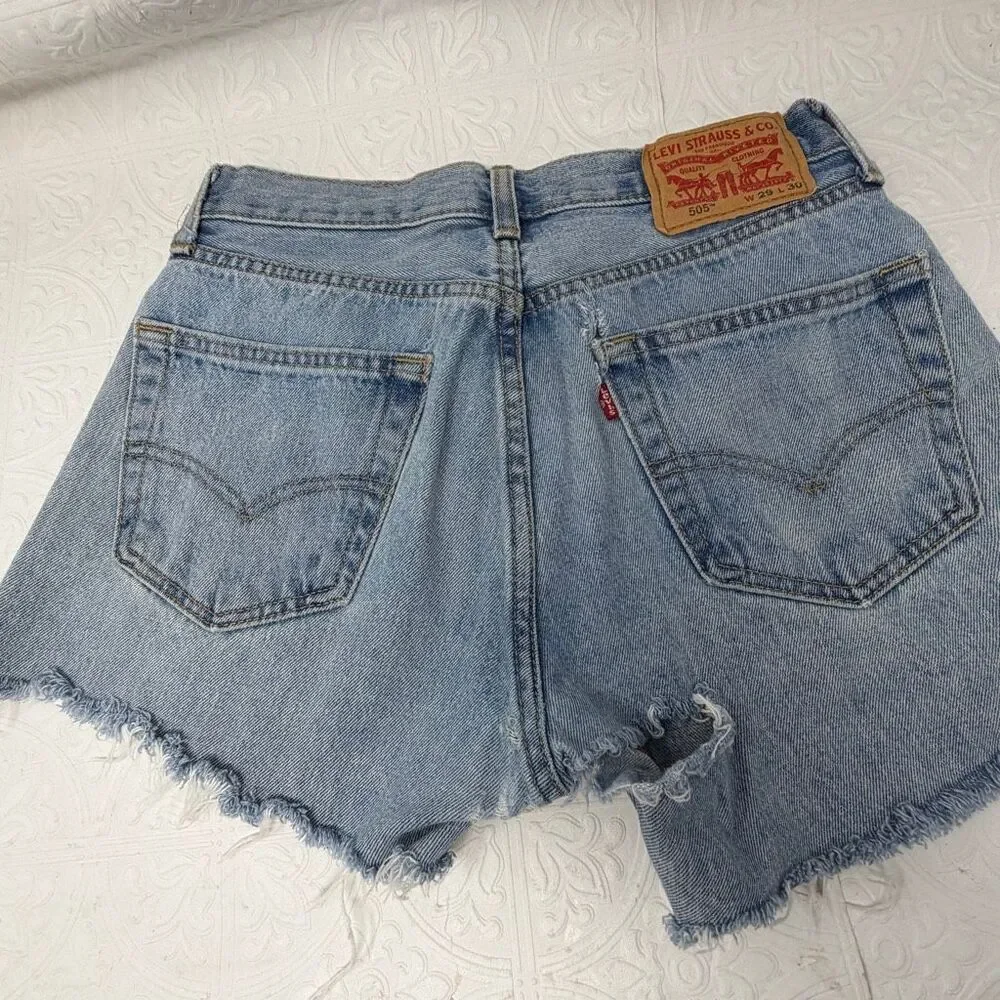 Levi’s blue distressed