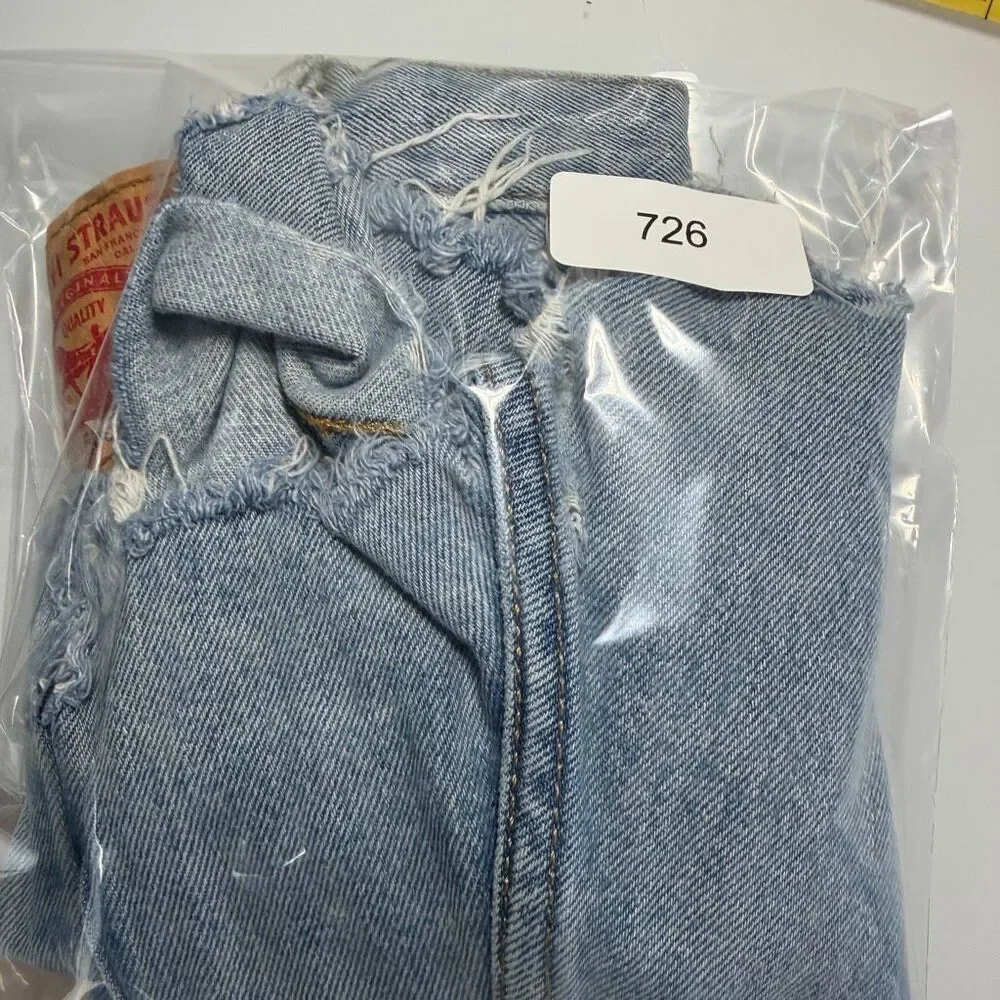 Levi’s blue distressed