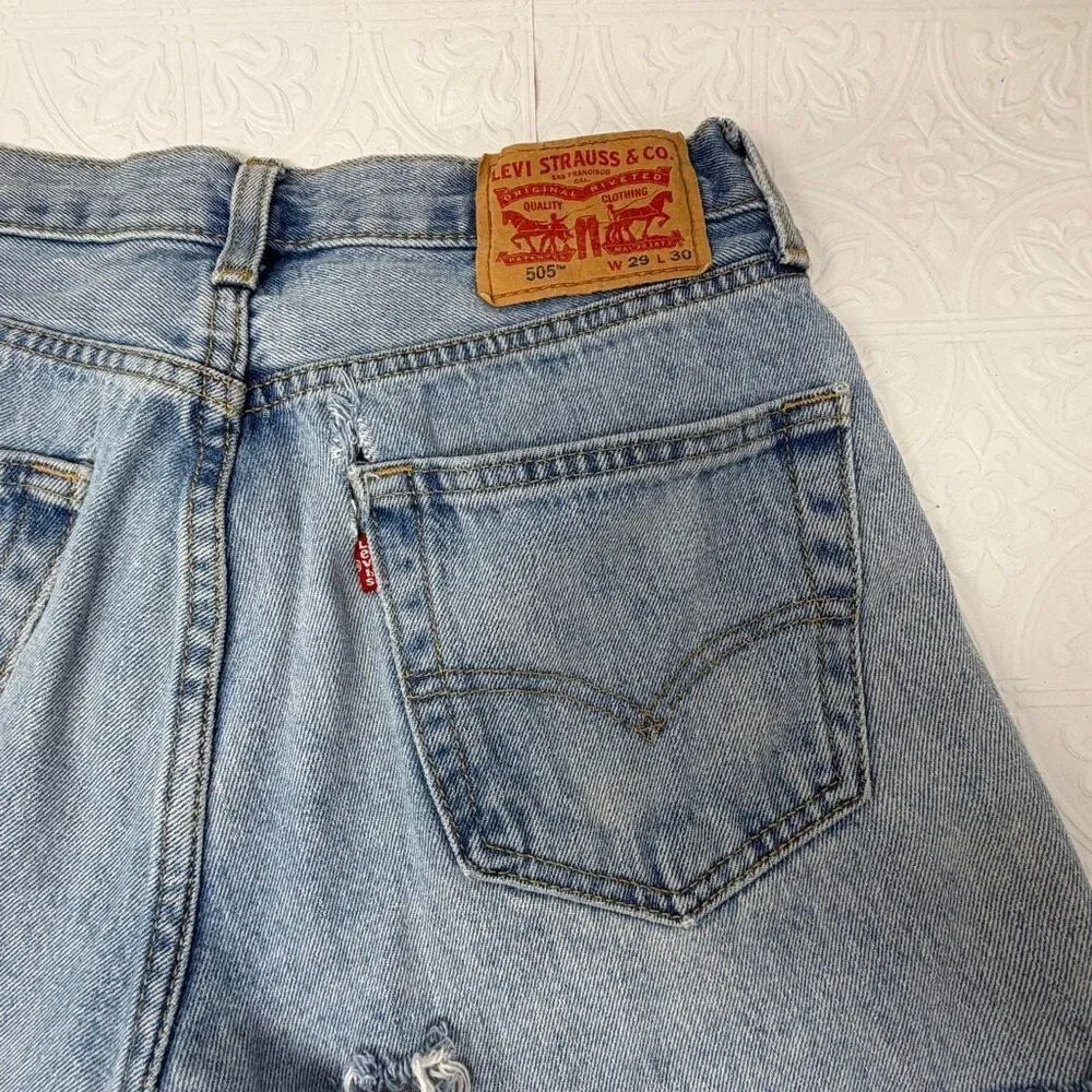 Levi’s blue distressed