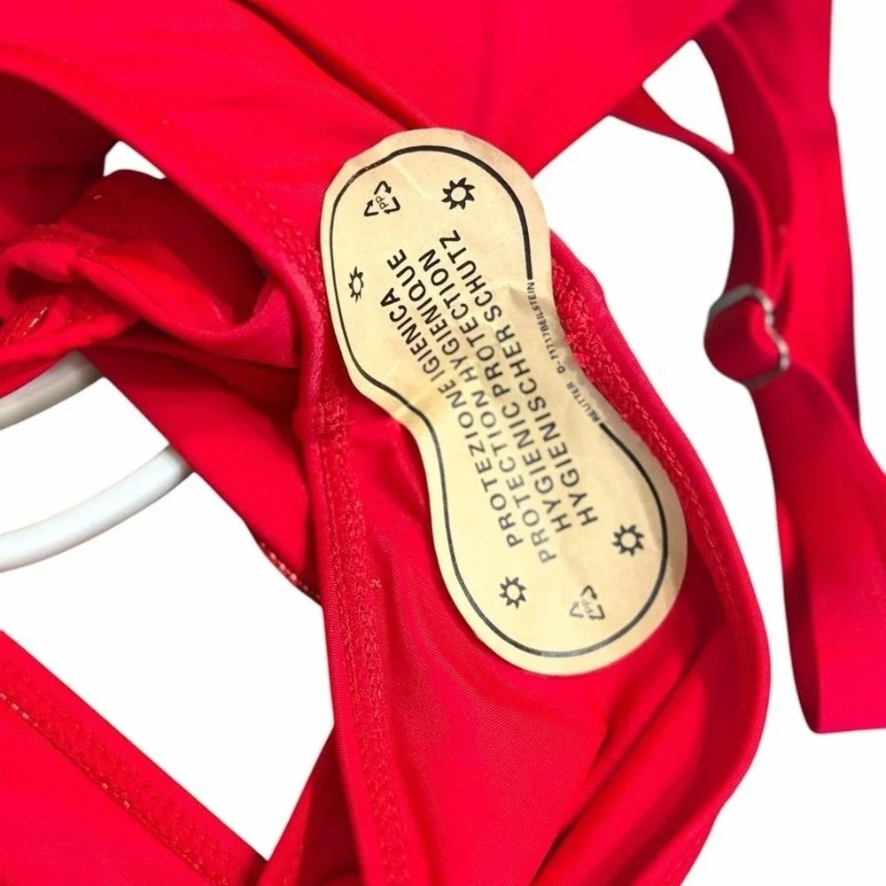 The Unbranded Brand red one
