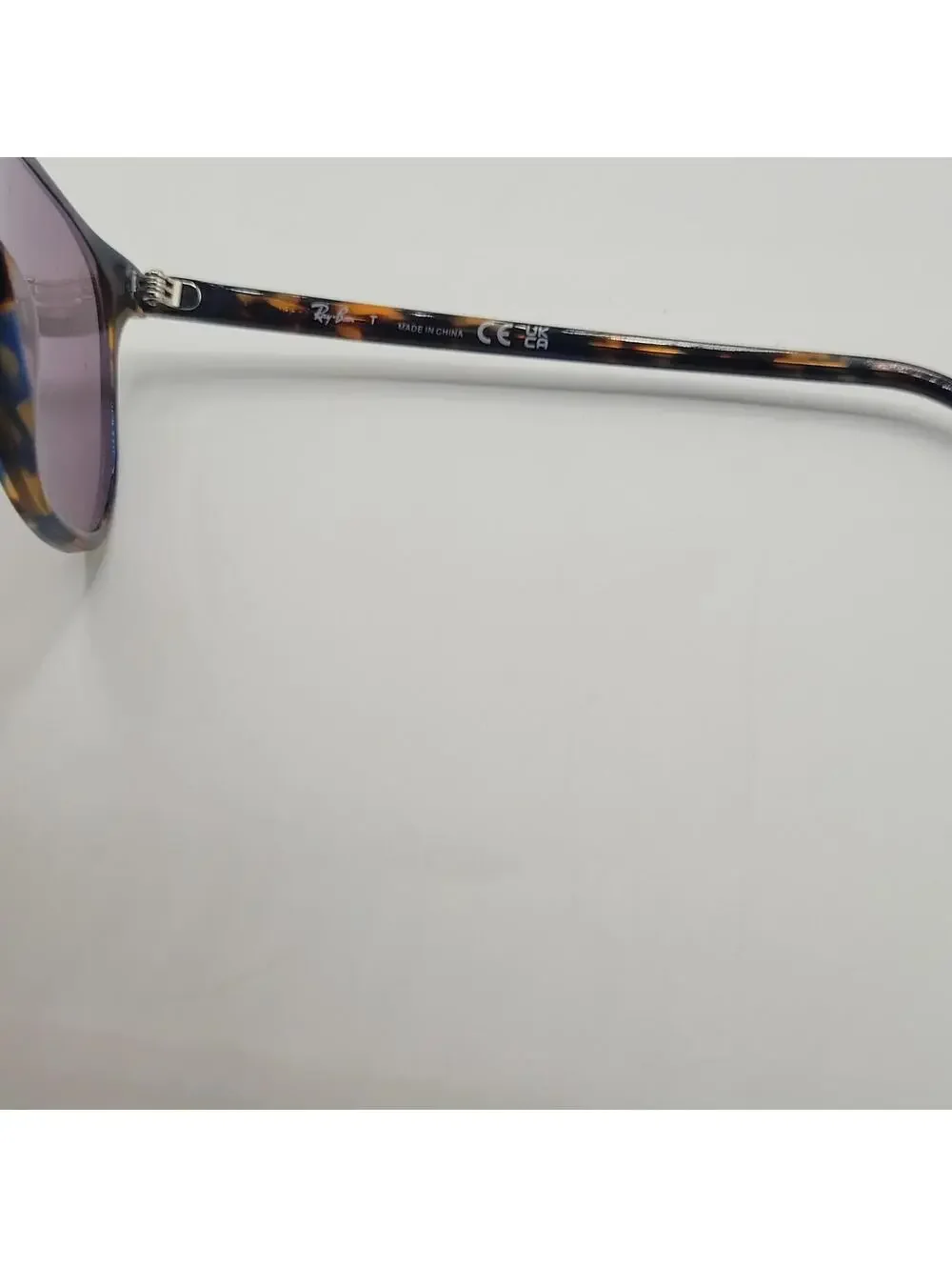 Ray-Ban product pair