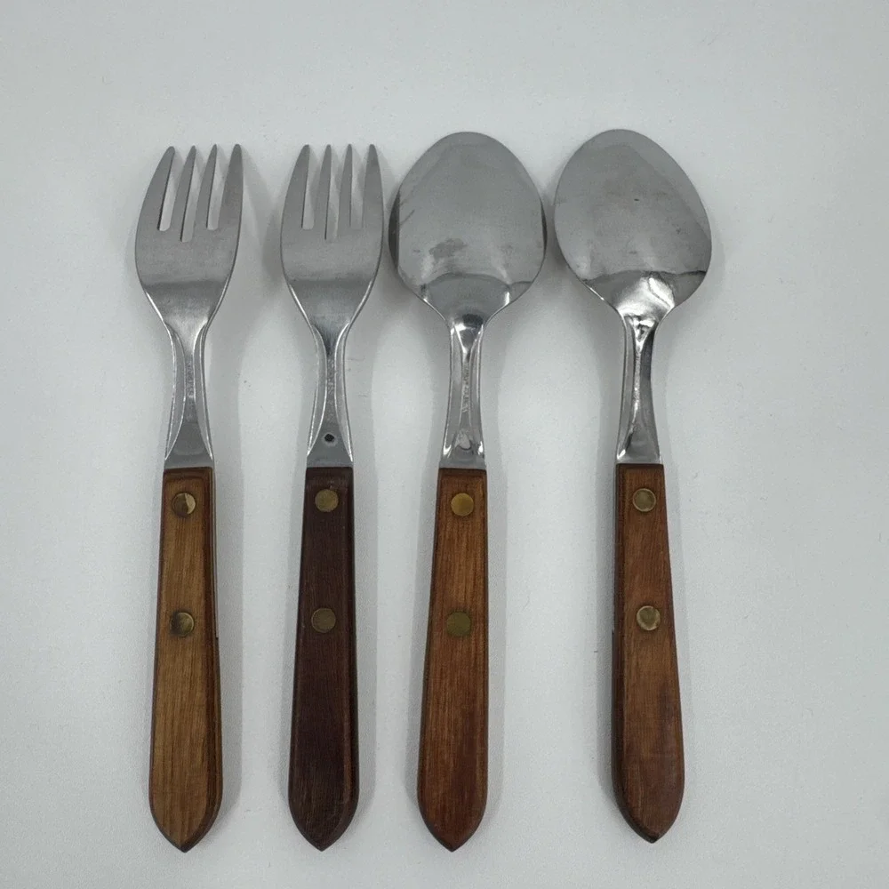 The Unbranded Brand dessert fork