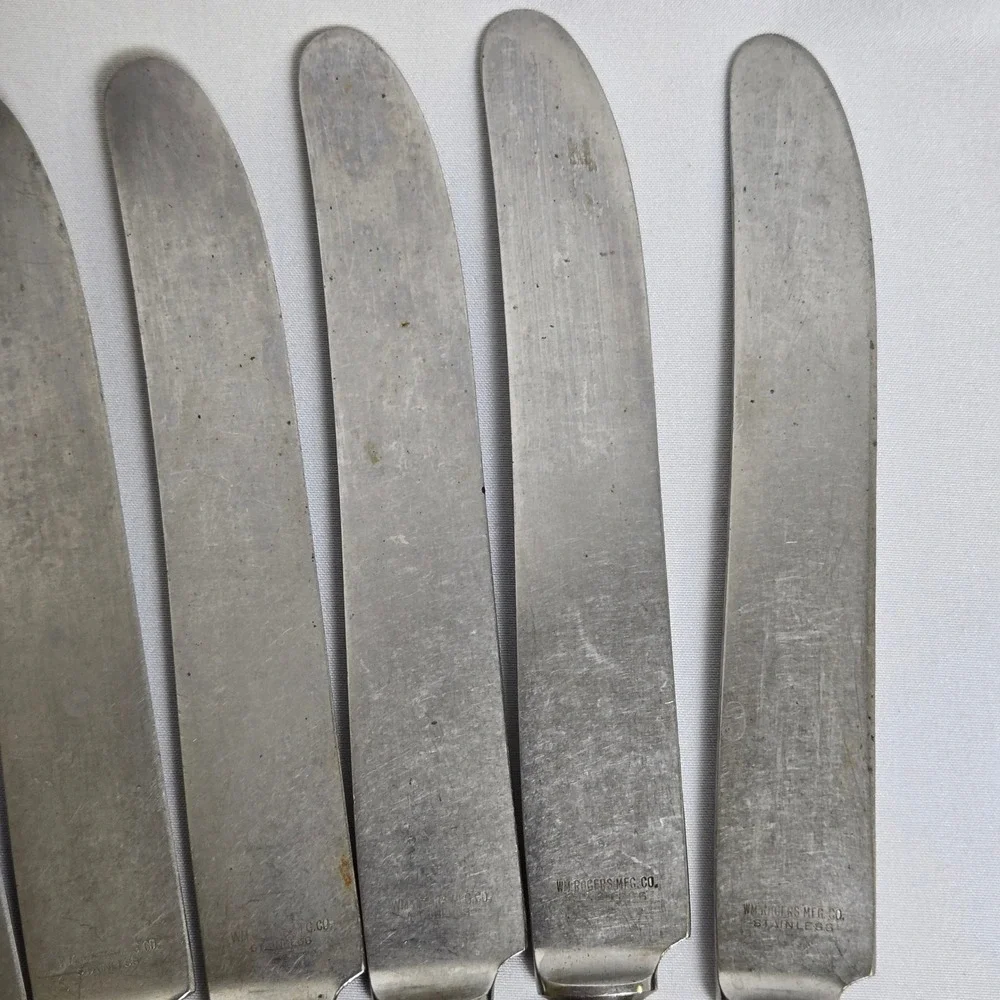 WM‎ Rogers MFG Co Stainless Butter Knives, Set of 9, Vintage 9.5