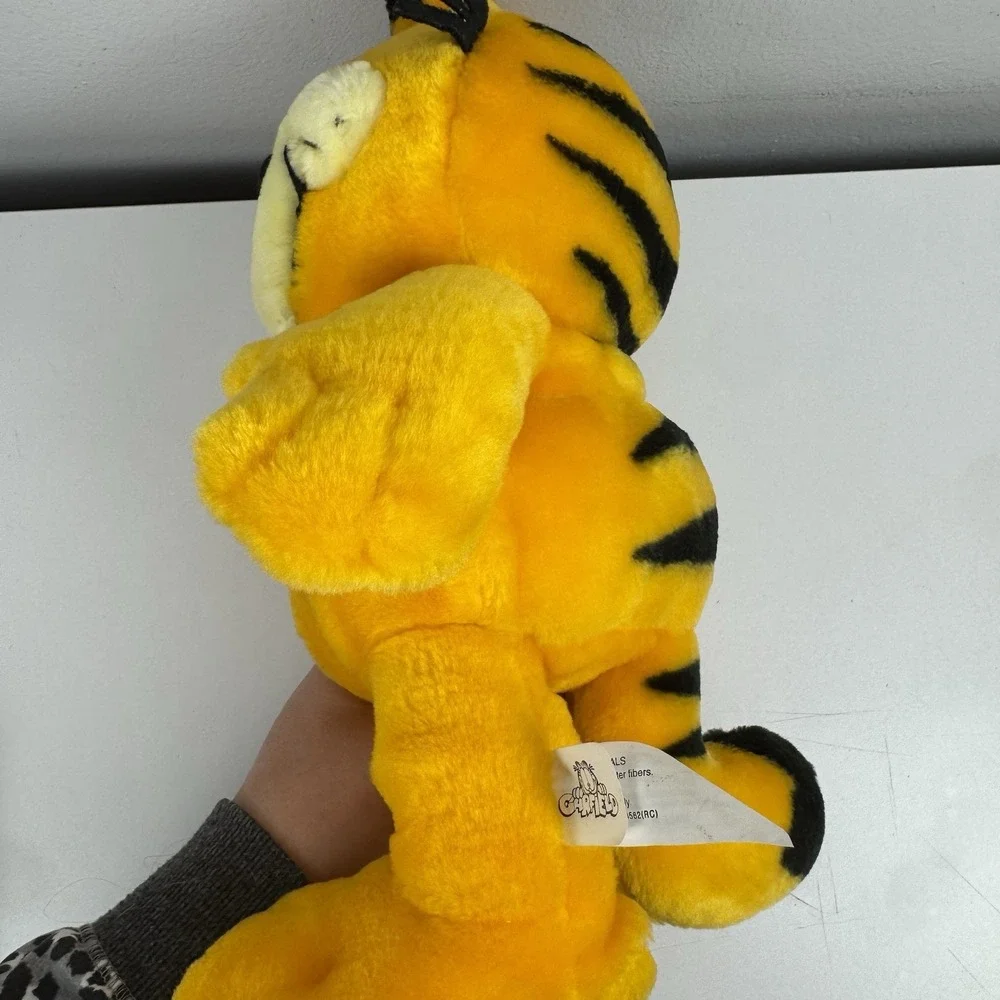 Garfield Plush Classic Orange Cat‎ Stuffed Animal Paws Vintage Style