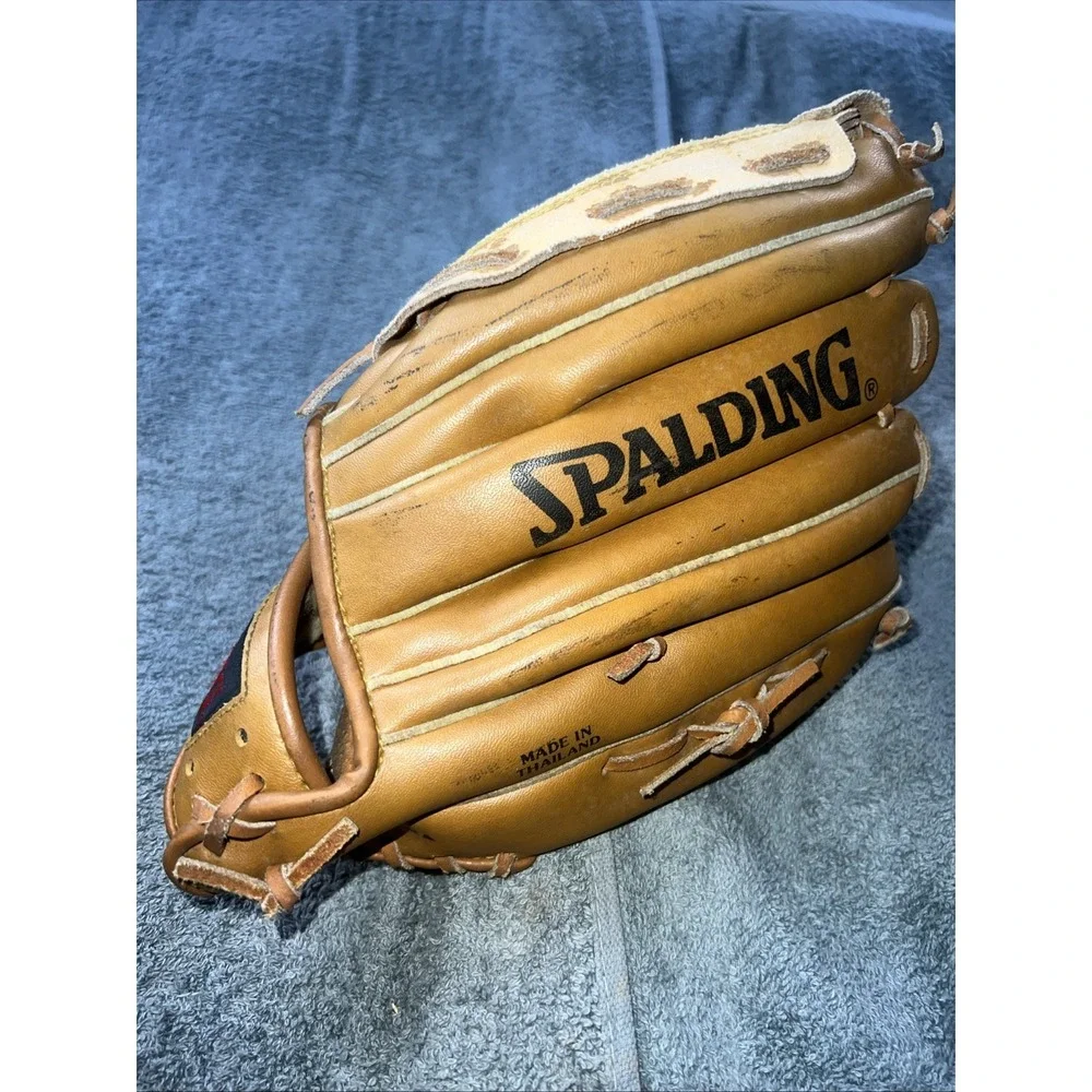Spalding Stadium Series Youth Baseball Glove Right‎ Hand Throw STS22
