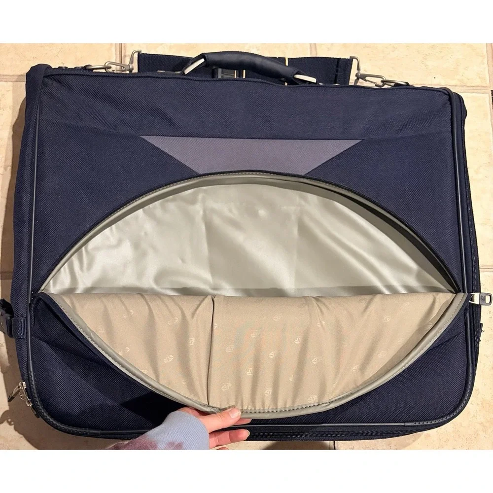 American Tourister american tourister