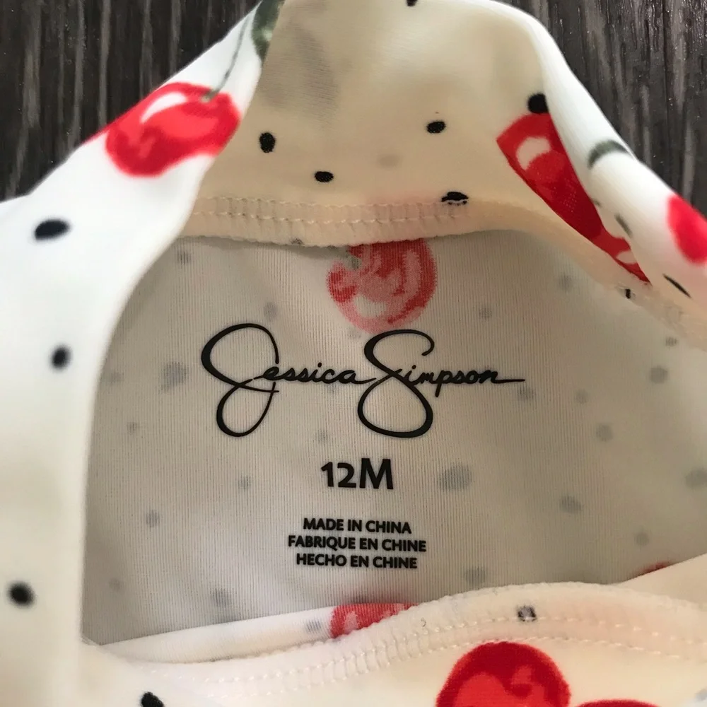 Jessica Simpson 82% lining pet