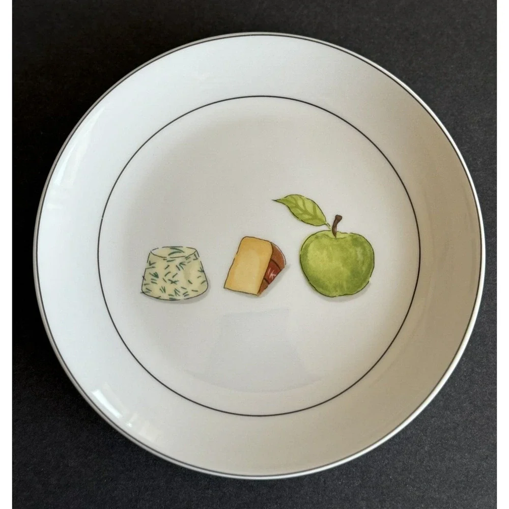 Crate & Barrel NANCY GREEN Fruit Fromage Appetizer Cheese Plates 6 1/2