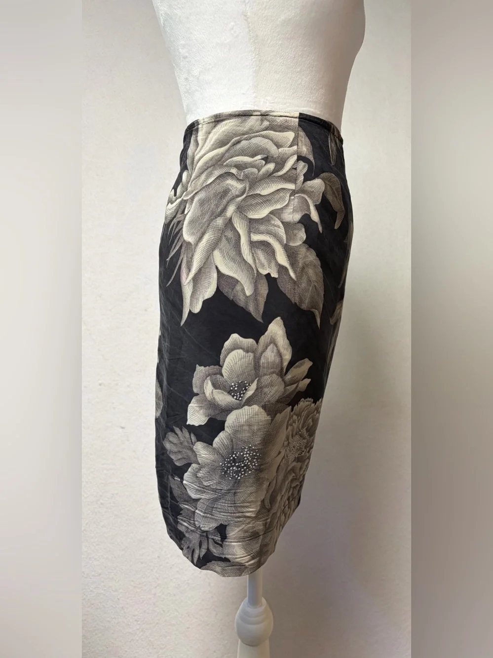 Linda Allard Ellen Tracy elegant timeless