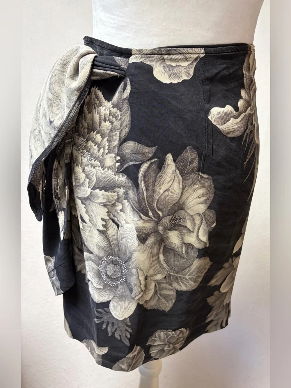 Linda Allard Ellen Tracy elegant timeless