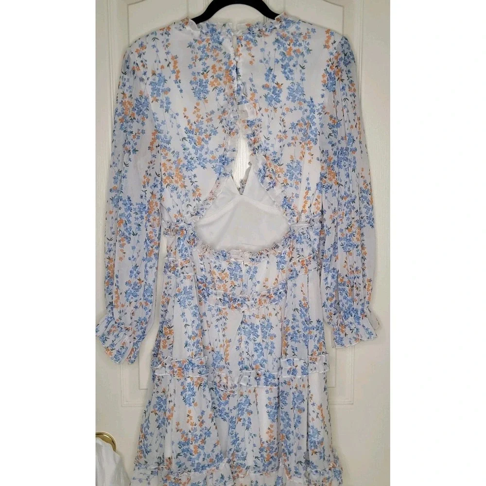 The Unbranded Brand flirty women