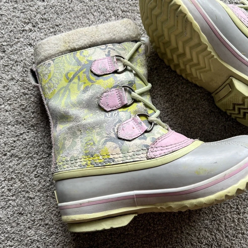Sorel some wear