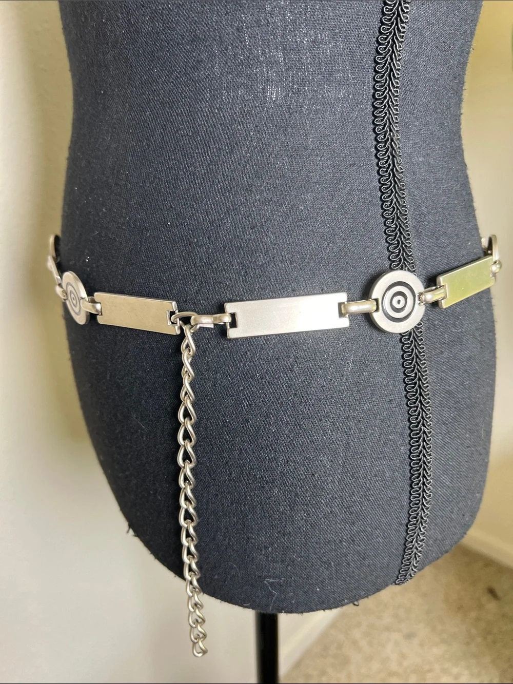 ESCADA Women’s Matted Silver Tone Contempo Bar Target Chain Link Belt