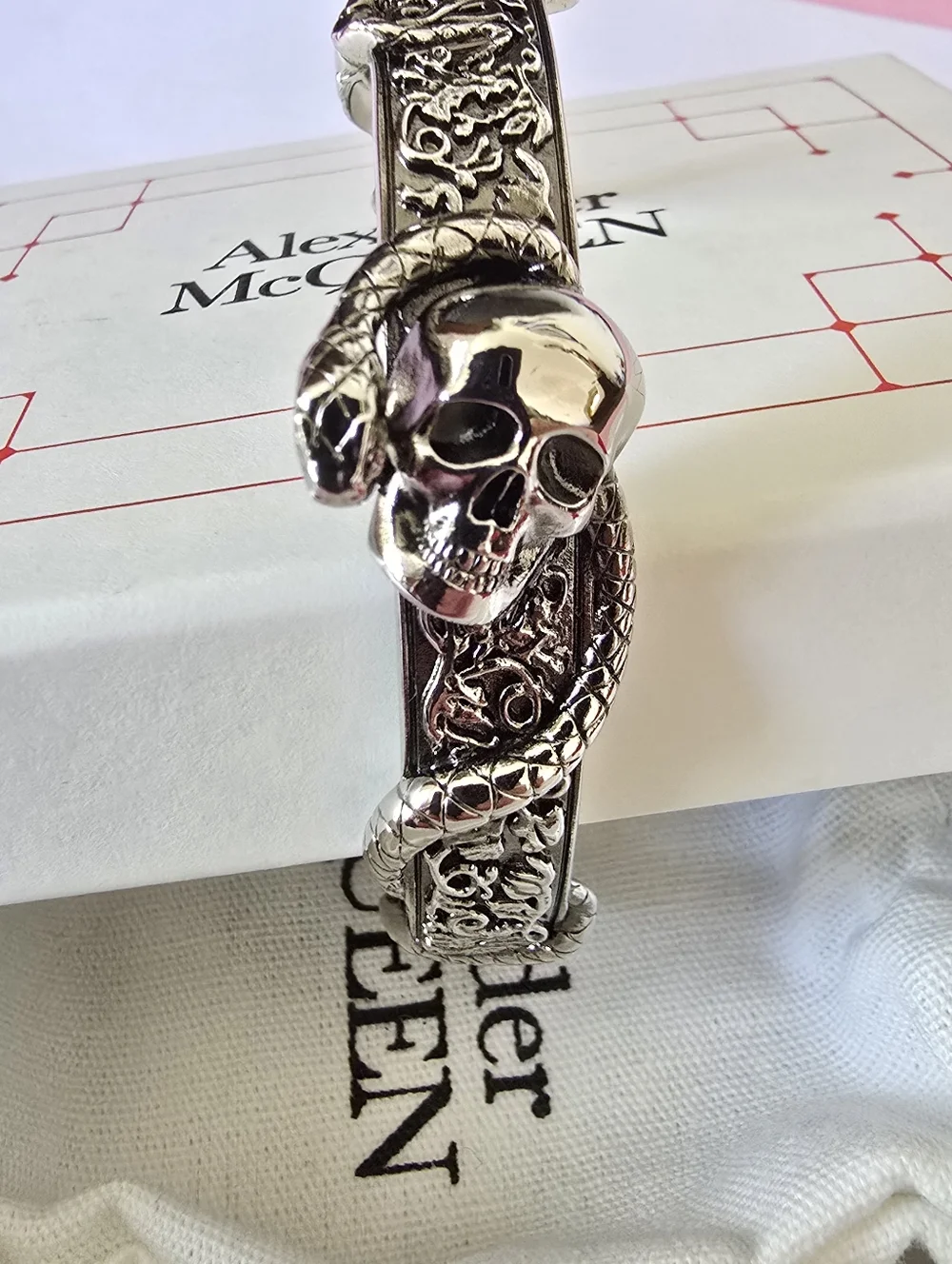 Alexander McQueen alexander mcqueen