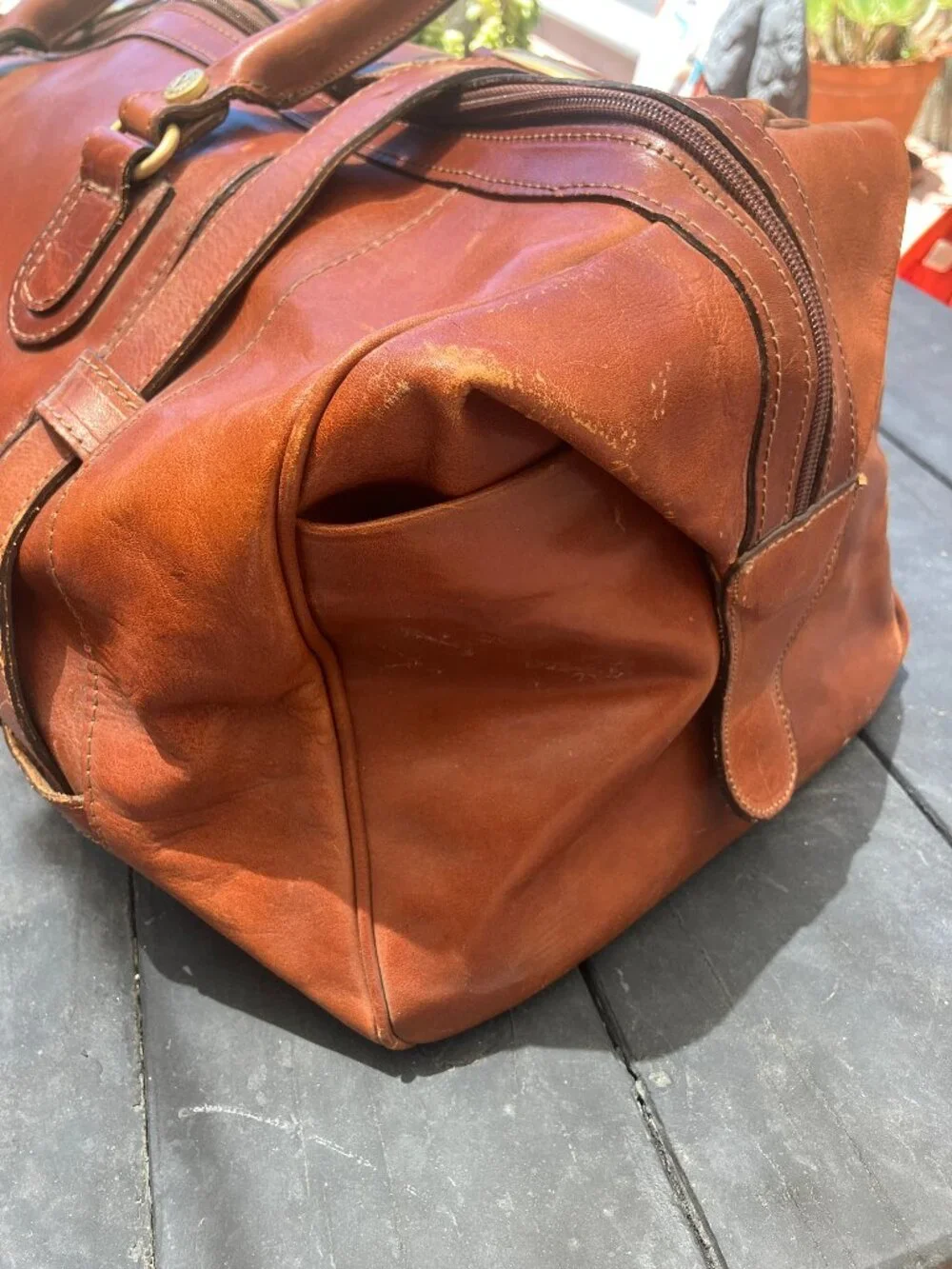 Valentina Italian Leather Duffle Bag with Original card, lock & keys *Vintage*