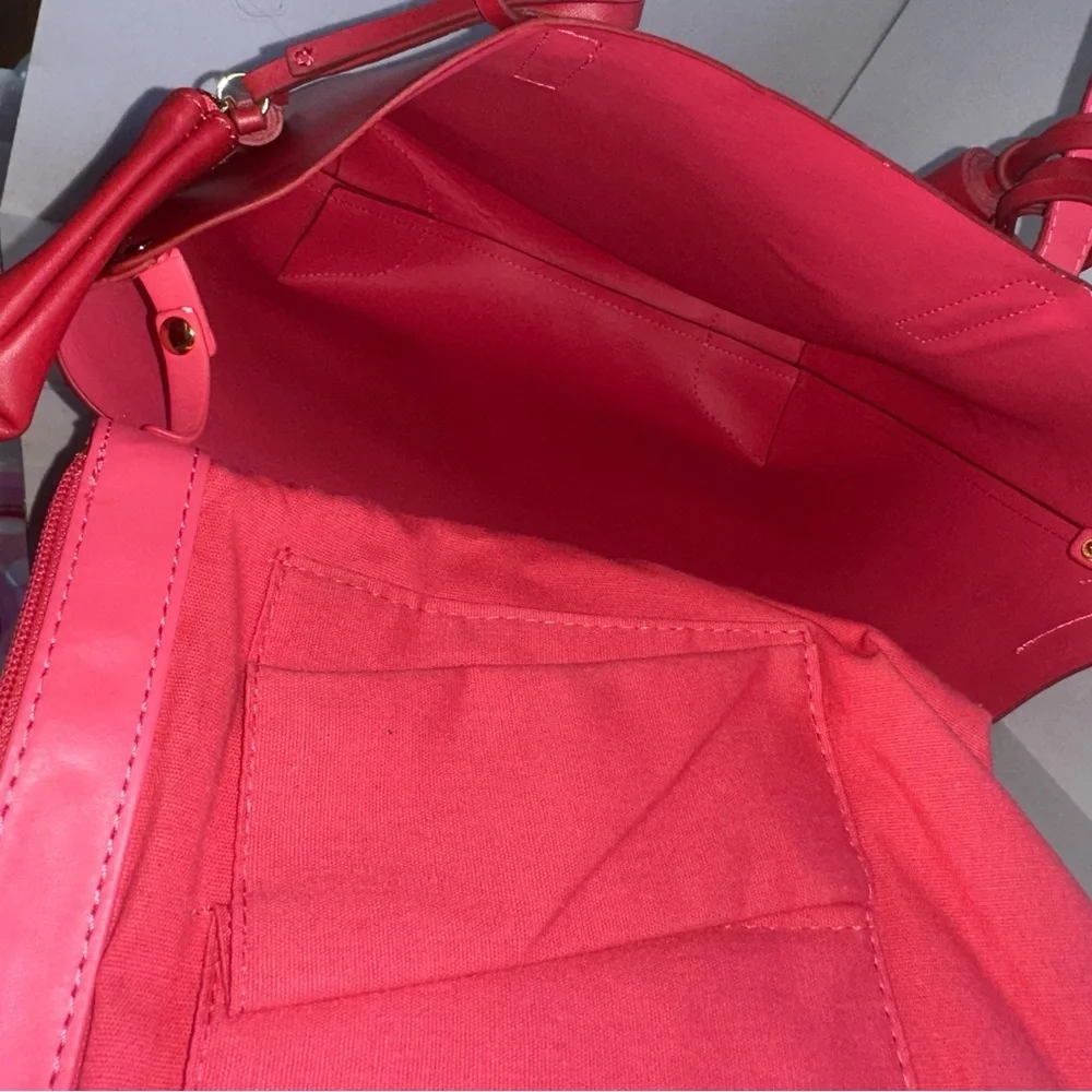 Joy & Iman bag features