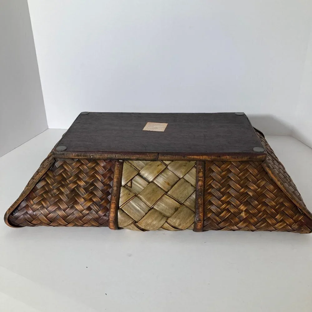 Vintage rectangular lattice