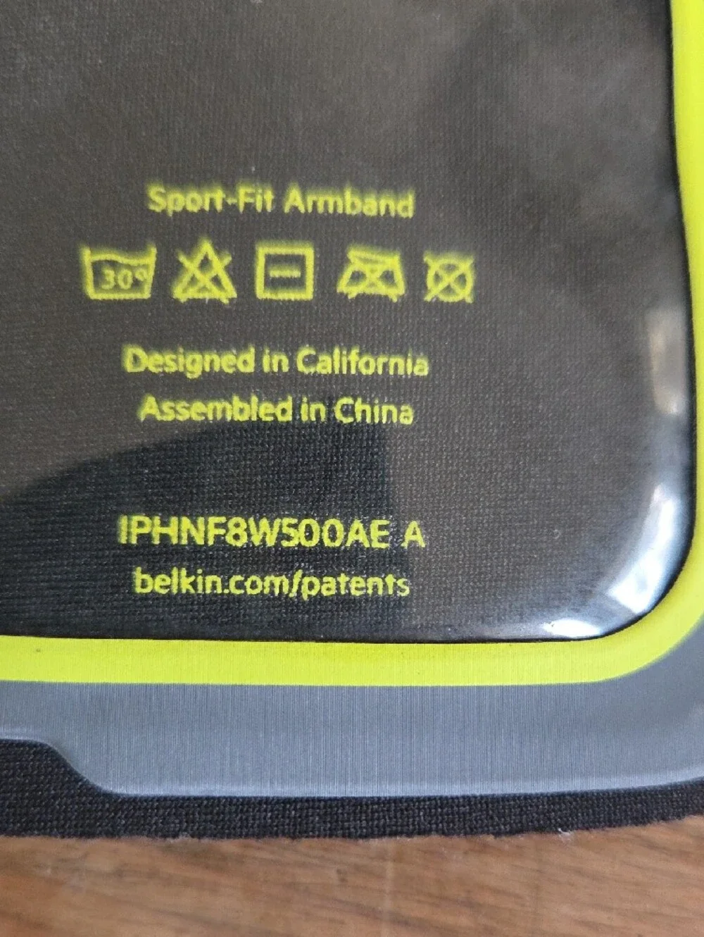 belkin lightweight armband