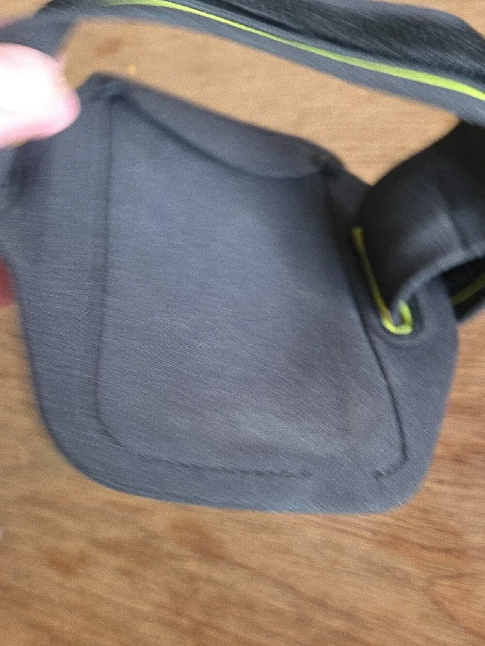 belkin lightweight armband